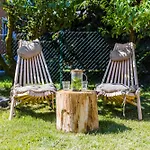 Timeless Barn Apartman *